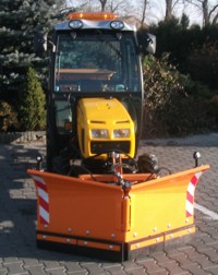 Ci�gnik ERA ze spychaczem 