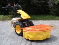 Kosiarka b�bnowa z ci�gnikiem SB 20